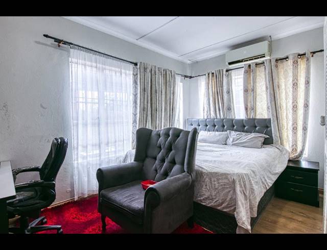 3 BEDROOM APARTMENT FOR SALE IN KENSINGTON B